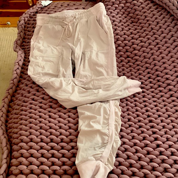 LULULEMON BEYOND STUDIO PANTS SIZE 10 - Picture 1 of 1